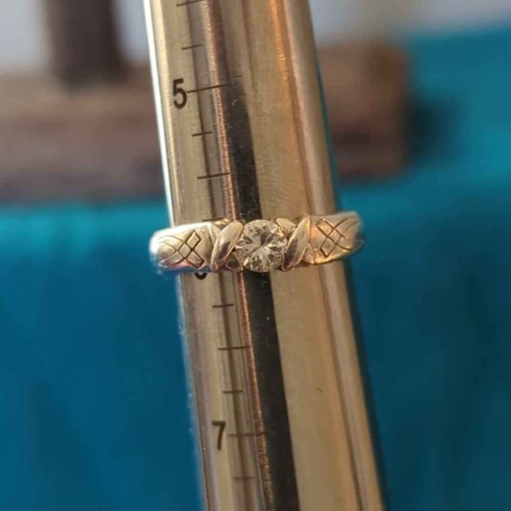Marked 925 Sterling CZ Etched Ring Size 5 3/4--6 - Picture 4 of 4